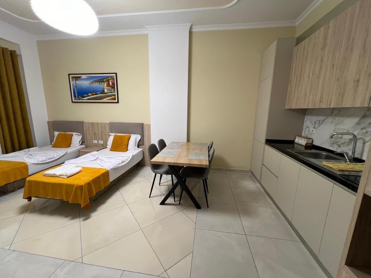Kevin'S Lungomare Apartment Wlora Zewnętrze zdjęcie